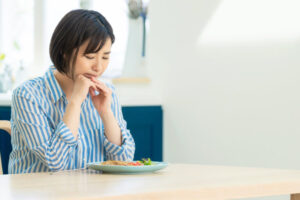 東京の根管治療専門外来、笠原デンタルオフィスで、「女性は虫歯や歯周病になりやすい」は本当？女性のための、自分を労る歯科治療について解説
